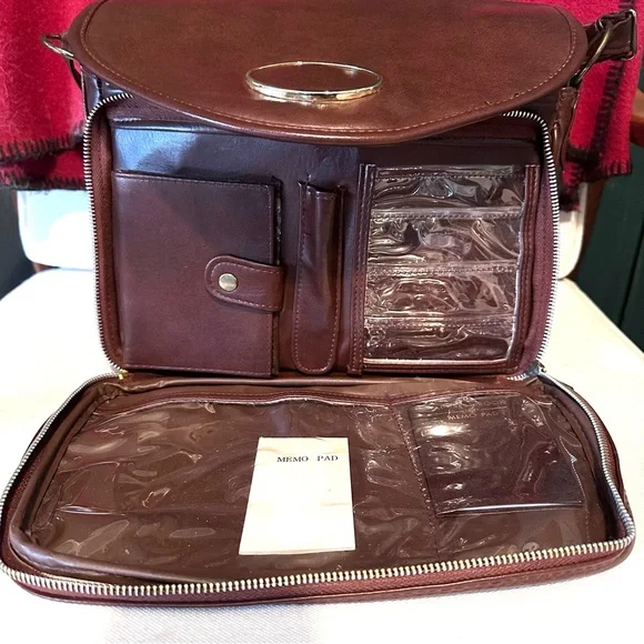 Adorable VGUC Vintage Brown Naugahyde Tandem Handbag - Picture 8 of 12